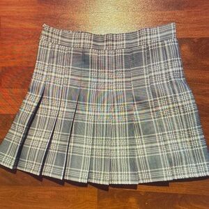 Chic Gray Checkered Mini Skirt